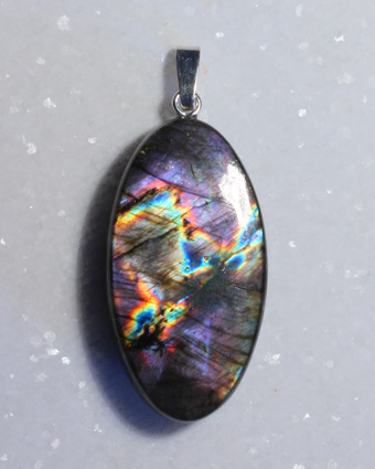 Labradorit-Anhänger - Cabochon