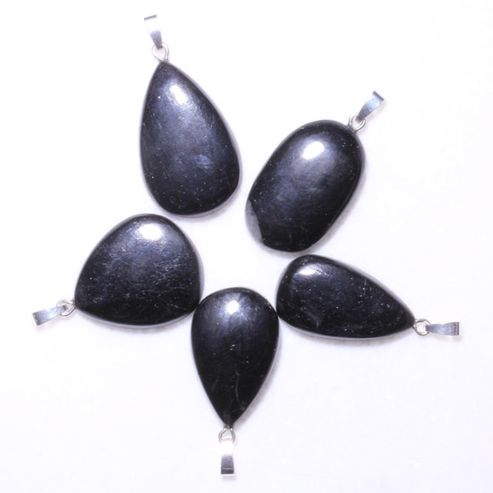 Schörl-Anhänger, Cabochon 