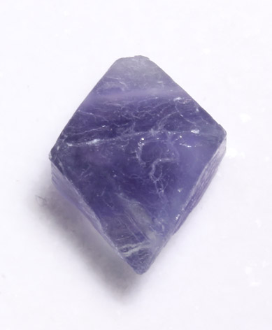 Fluorit-Oktaeder, gebohrt - blau