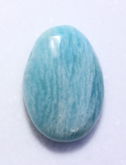 Amazonit-Cabochon mit Bohrung
