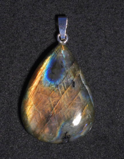 Labradorit-Anhänger, Cabochon