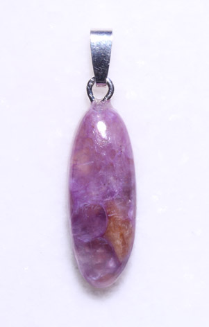 Charoit-Anhänger, Cabochon