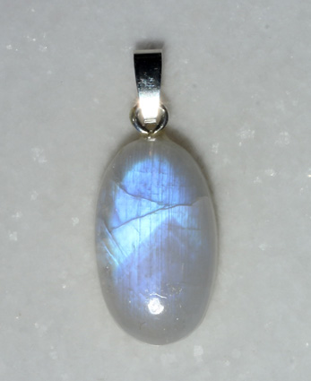 Regenbogenmondstein-Anhänger, Cabochon