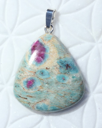 Rubin-Fuchsit-Anhänger, Cabochon 