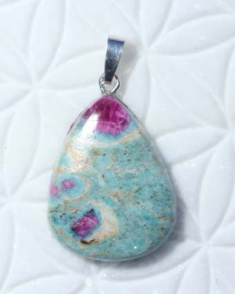 Rubin-Fuchsit-Anhänger, Cabochon 