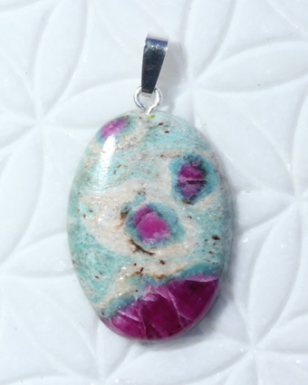 Rubin-Fuchsit-Anhänger, Cabochon 