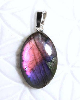 Labradorit-Anhänger, Cabochon