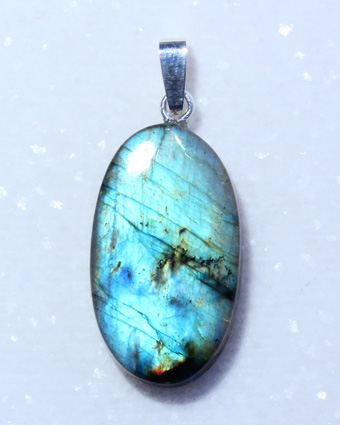 Labradorit-Anhänger, Cabochon