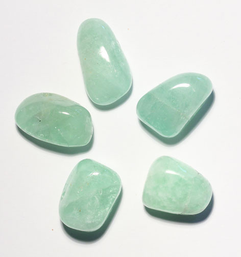 Aquamarin-Trommelstein, klein, gebohrt